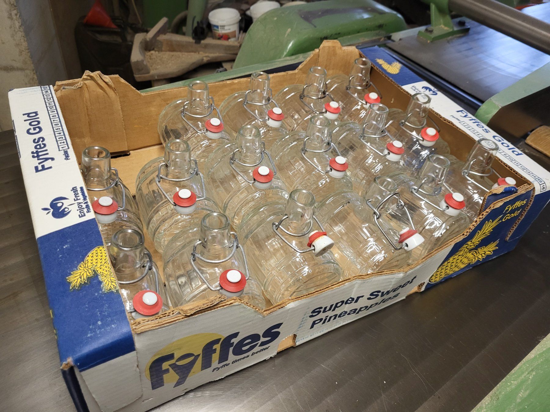 Glasi Hergiswil Gläser: Glas Fässli 16 Stück mit Bügelverschluss – Gebraucht aus Weissbad von Milan041 4