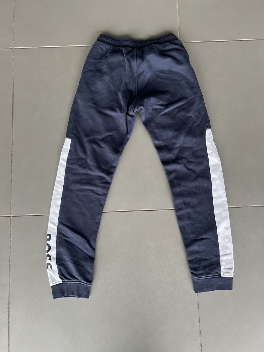 Hugo Boss Pantaloni: Boss - training - taille 14 ans  – Usato da Ste-Croix venduto da Caramel31 2