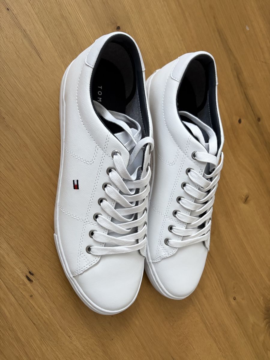 Tommy Hilfiger Herrenschuhe: Tommy Hilfiger Leder Sneaker Eur 45 – Neu (gemäss Beschreibung) aus Eschenbach LU von hek_j77j