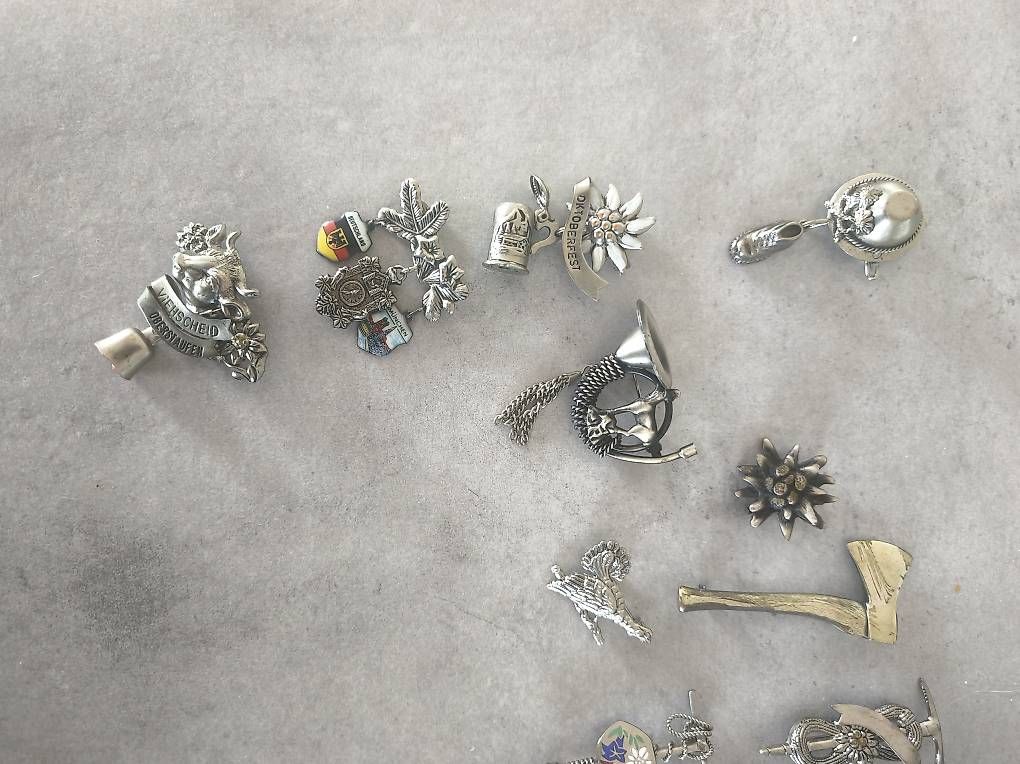 Spine: Div. Hutanstecker , Trachtenstecker – Usato da Rebstein venduto da Dom-Grab_83