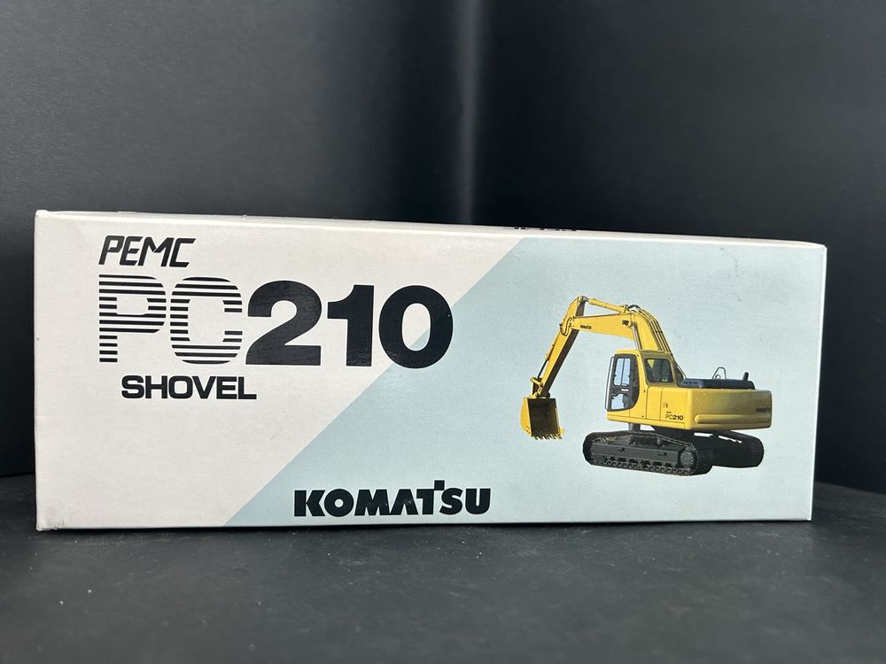 MODÉLE RÉDUIT PELLE sur pneus FAI Komatsu PC 95 EUR 30,00 - FR