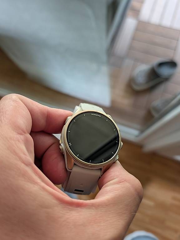 Smartwatch: Garmin Fenix 8 43mm – Usato da Rütihof venduto da mar_2nh7