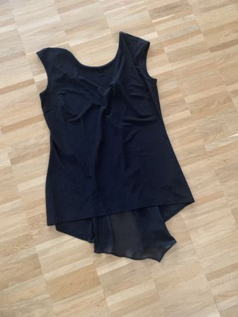 Schwarzes Sommer Top, asymmetrisch geschnitten, Gr. M