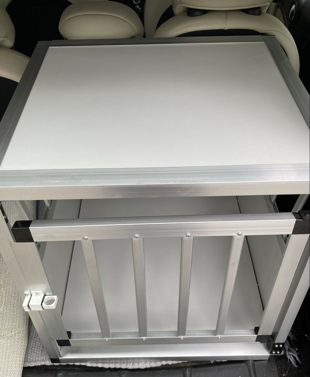 Cages, transport & sécurité: hundebox auto  – D'occasion à adliswil par PRELOVED_ 3