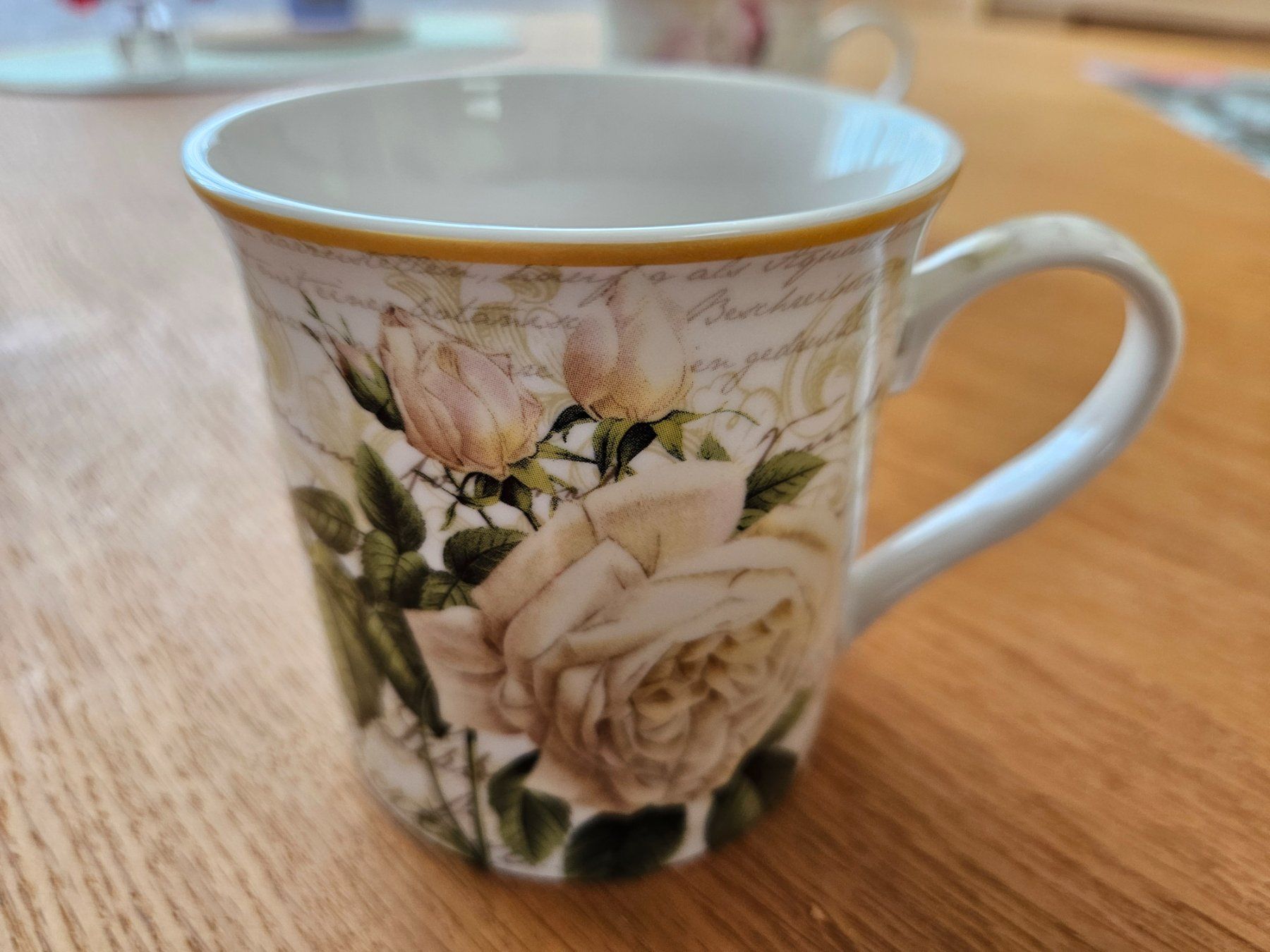 Tazze: 4 Tassen mit Rosenmotiv – Usato da Lyss venduto da sabethka 3
