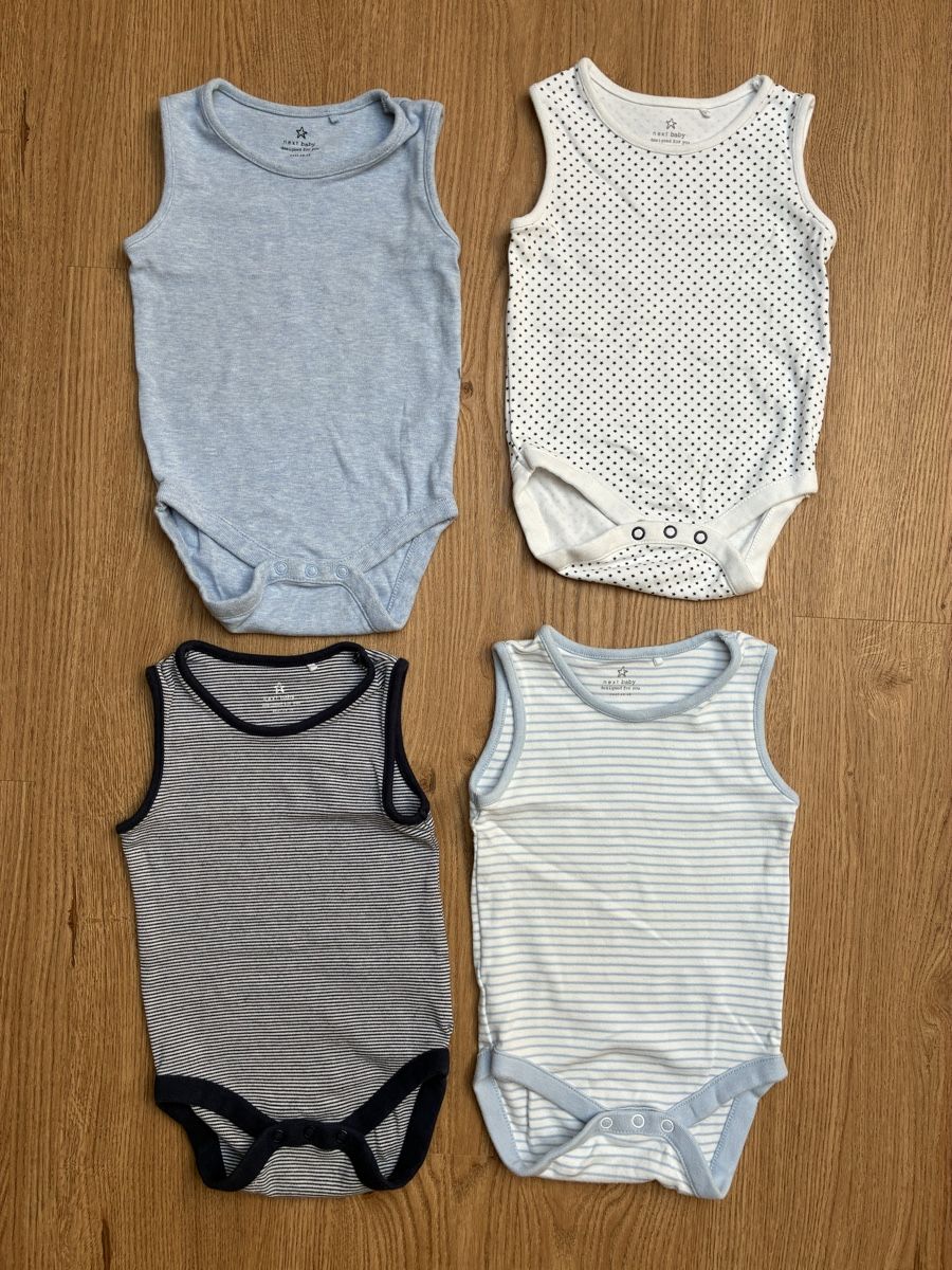 Next Kleiderpakete & -sets: Next Bodys ärmellos Grösse 80 – Gebraucht aus Witterswil von Livee