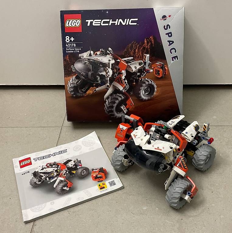 Baukästen: (8+) LEGO Technic (42178) La chargeuse spatiale de surface – Gebraucht aus Gland von OleksandrB
