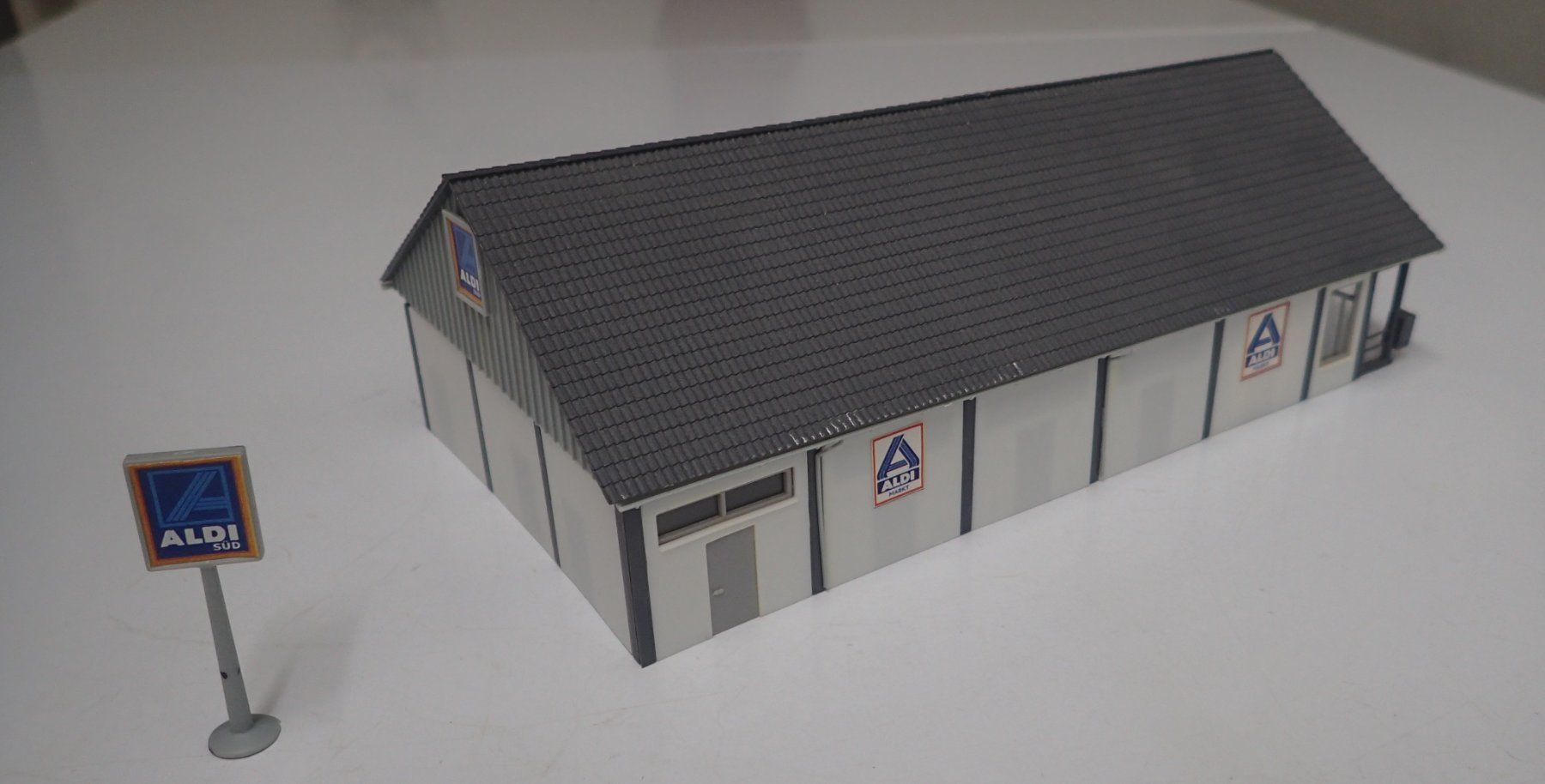 Modelleisenbahnen: N - ALDI Einkaufszentrum / centre commercial ALDI – Gebraucht aus Lausanne von Biquette6 3