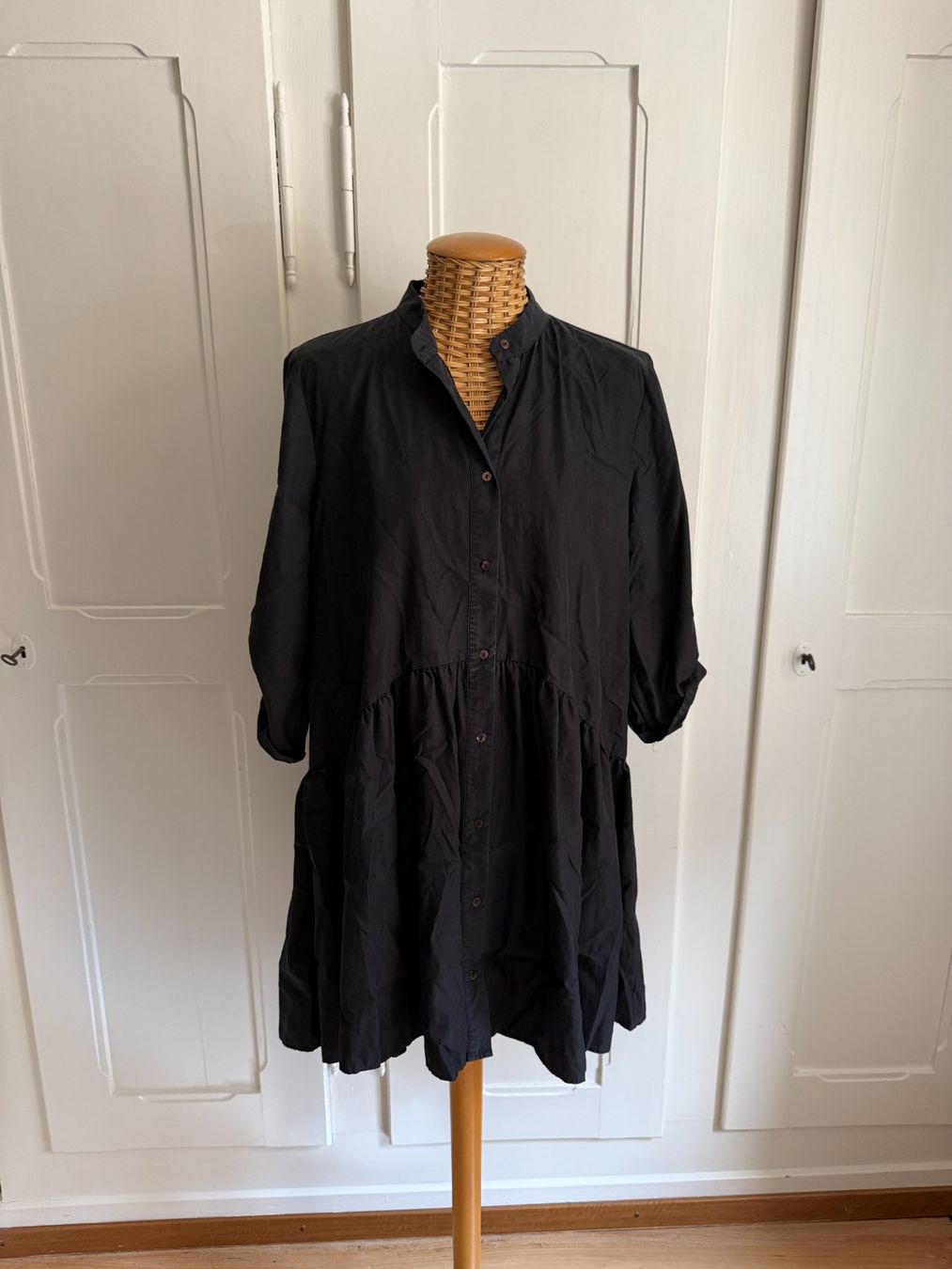 Zara Robes: ZARA - Blusenkleid schwarz L – D'occasion à Zürich par Diazaio
