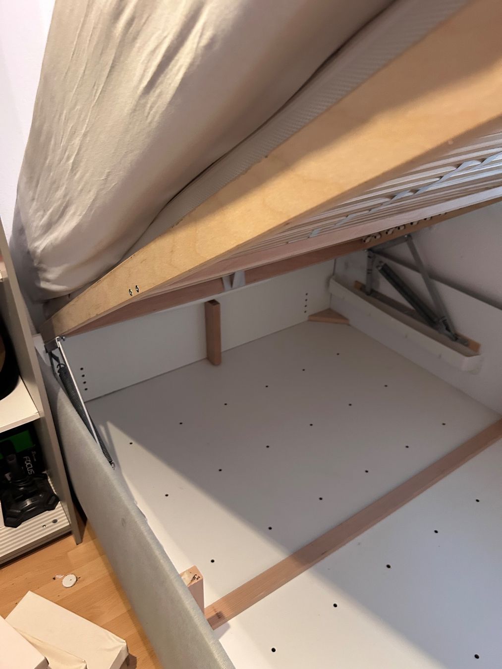 Letti: Sehr schönes Boxspringbett 140 – Usato da Unterägeri venduto da Hallihallox 2