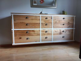 Hängesideboard