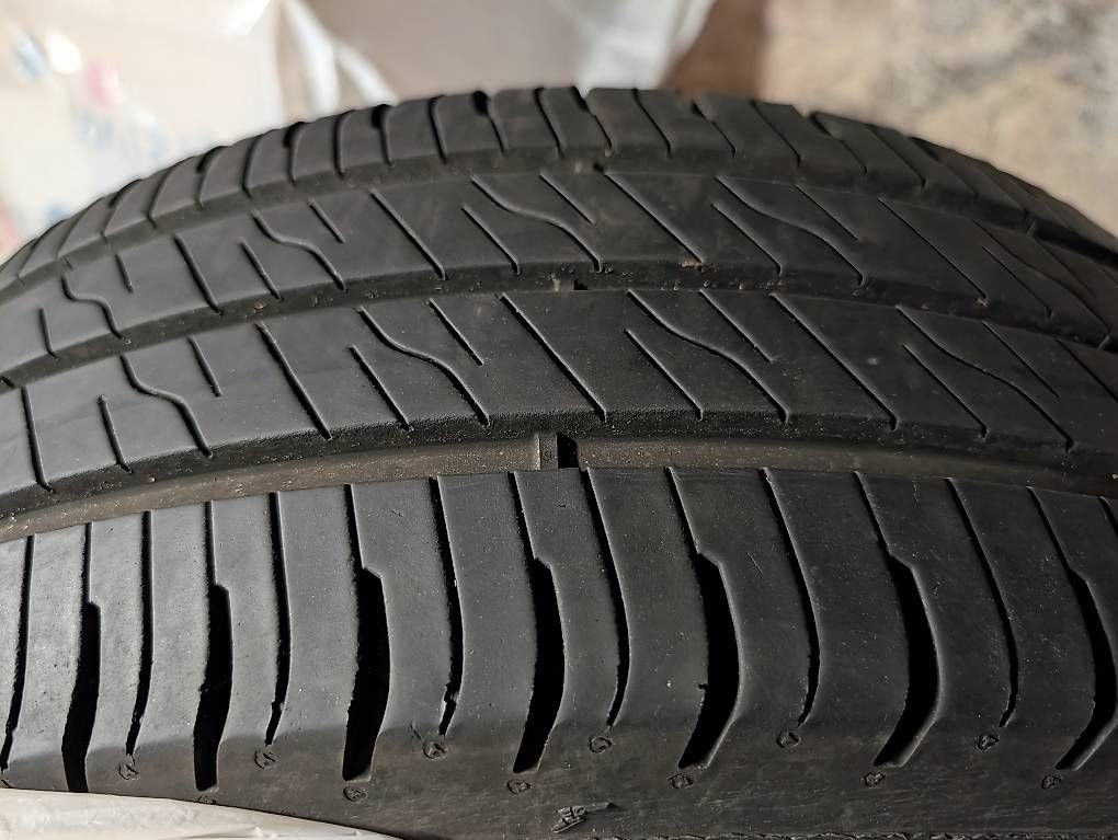 Goodyear Pneumatici & Ruote complete: Reifen 215/65R16C Goodyear EfficientGrip – Usato da Schlossrued venduto da AM_5044 2
