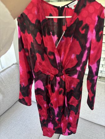 Kleid MORGAN mit Etikett Grösse 38 rot pink bedruckt