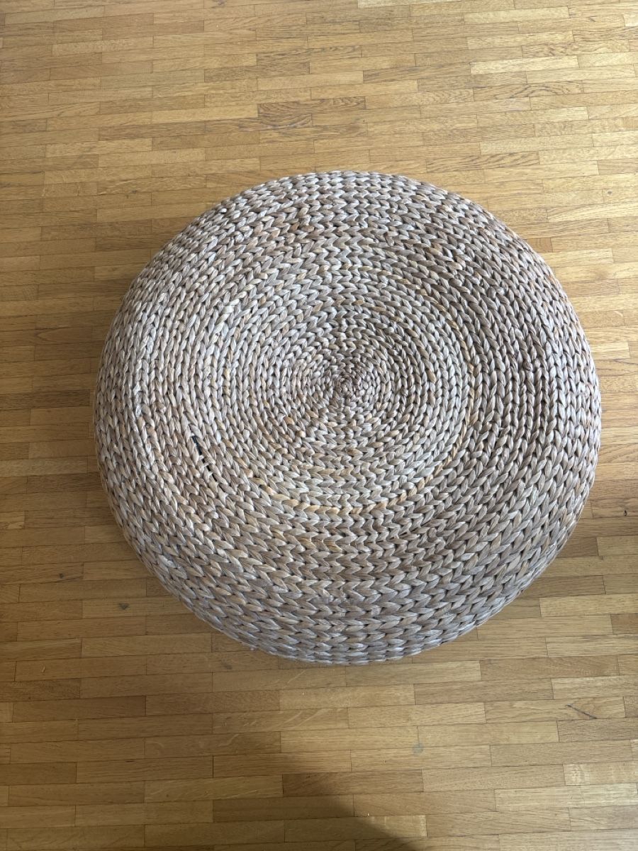 Ikea Chaises longues: Alseda Hocker Pouf Ikea – D'occasion à Luzern par ema_7jmv