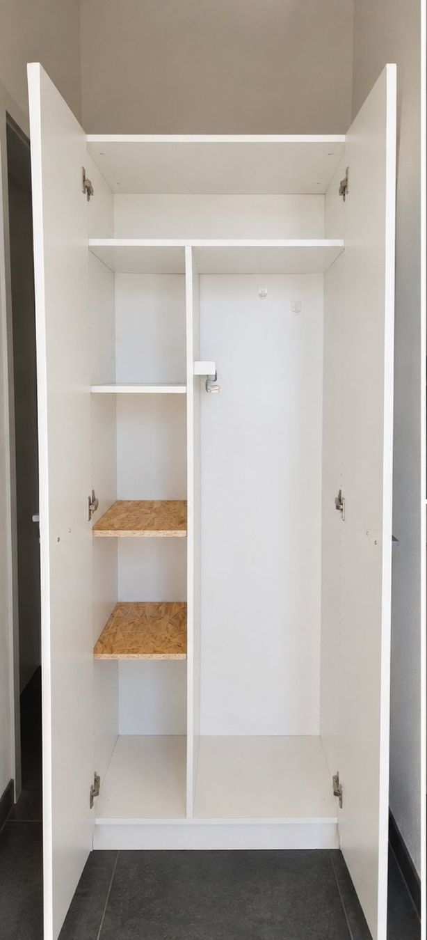 Armoires: Putzschrank GRATIS – D'occasion à Zofingen par Li333 1