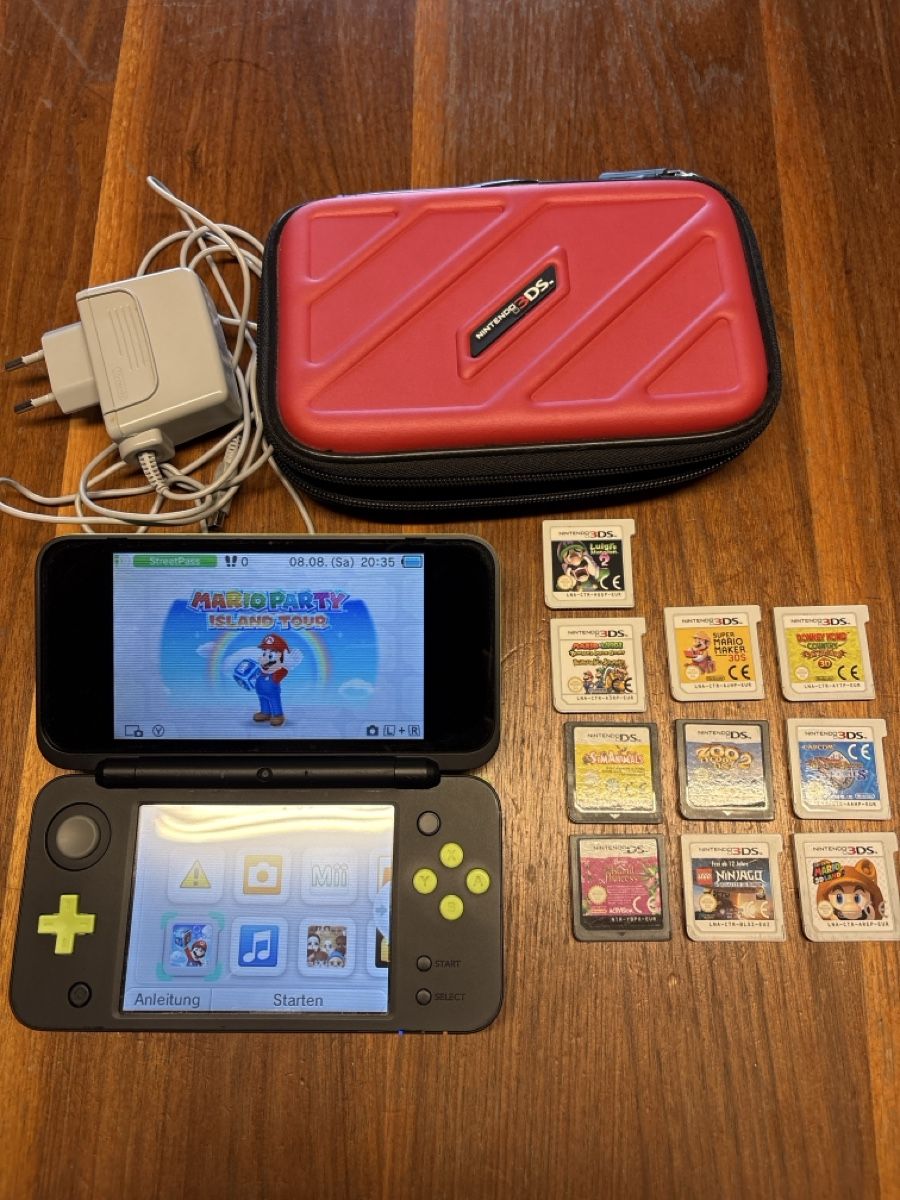 Nintendo Console: Nintendo 2DS + 11 Spiele + Orginal Etui + Ladekabel – Usato da Fahrni b. Thun venduto da san_262g