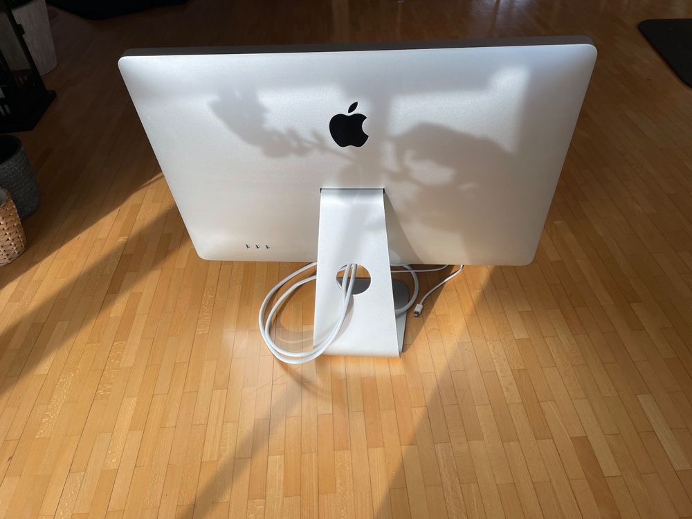Apple Apple Cinema 24 Zoll Display A1267 Monitor | Kaufen auf Ricardo
