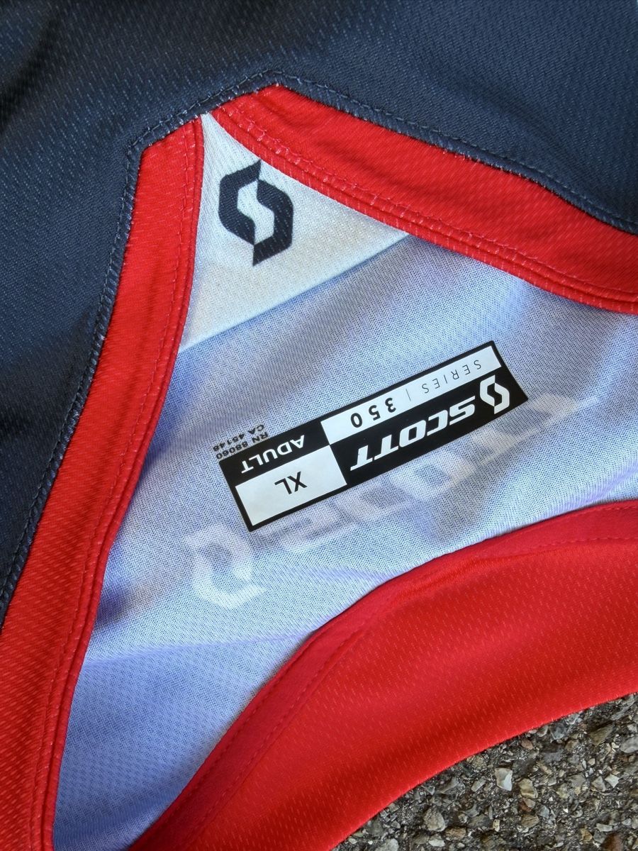 Lots de vêtements: Motocross Hose und Jersey – D'occasion à Engelburg par igetnocow 2