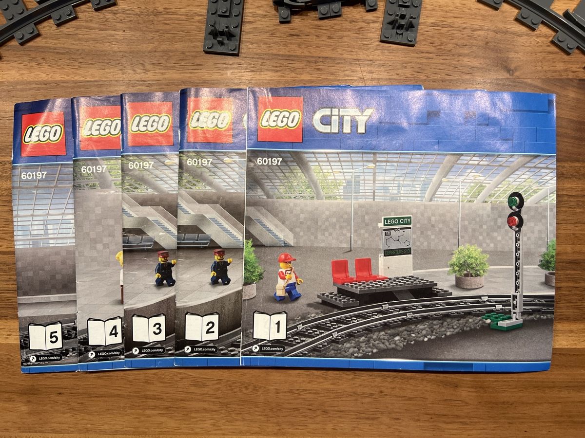 Lego Jeux de construction: LEGO City Train Set 60197 Good Condition – D'occasion à Zürich par JuneBaby12 1