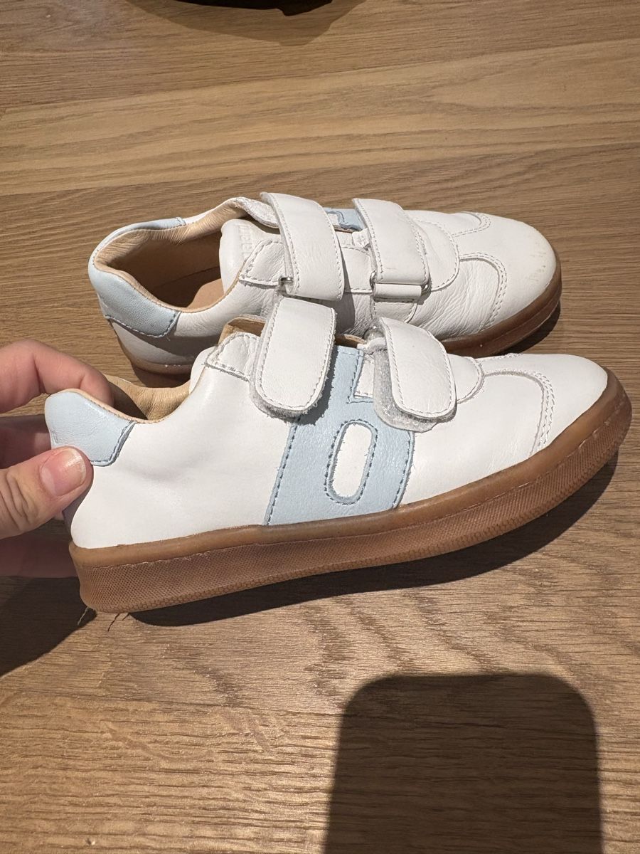 Bisgaard Scarpe da uomo: Sneakers Bisgaard Leder weiss hellblau Grösse 31 gebraucht – Usato da Kloten venduto da car_c6pt