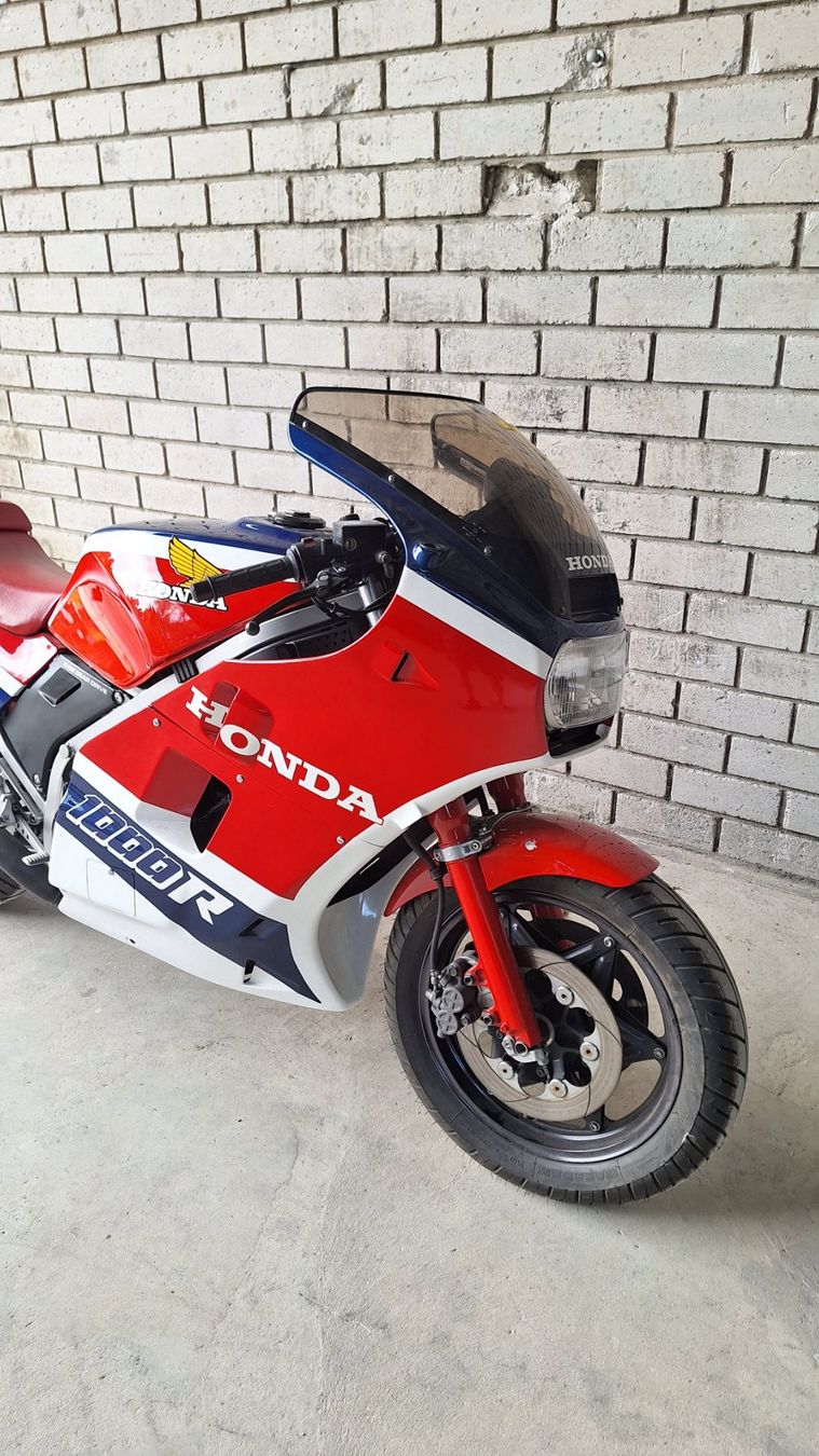 Honda Strasse: Honda VF1000R/E Unfallmaschiene – Defekt aus Zwingen von lahonda11 1