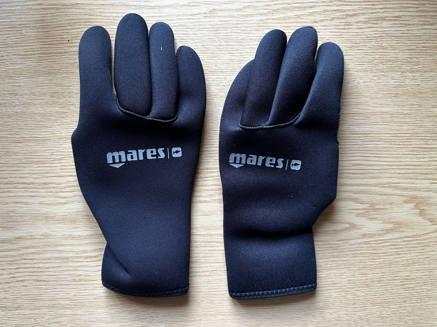 Mares Combinaisons de plongée: Mares Tauchhandschuhe 3mm, Grösse M – Neuf (Voir description) à Cadro par whale1958