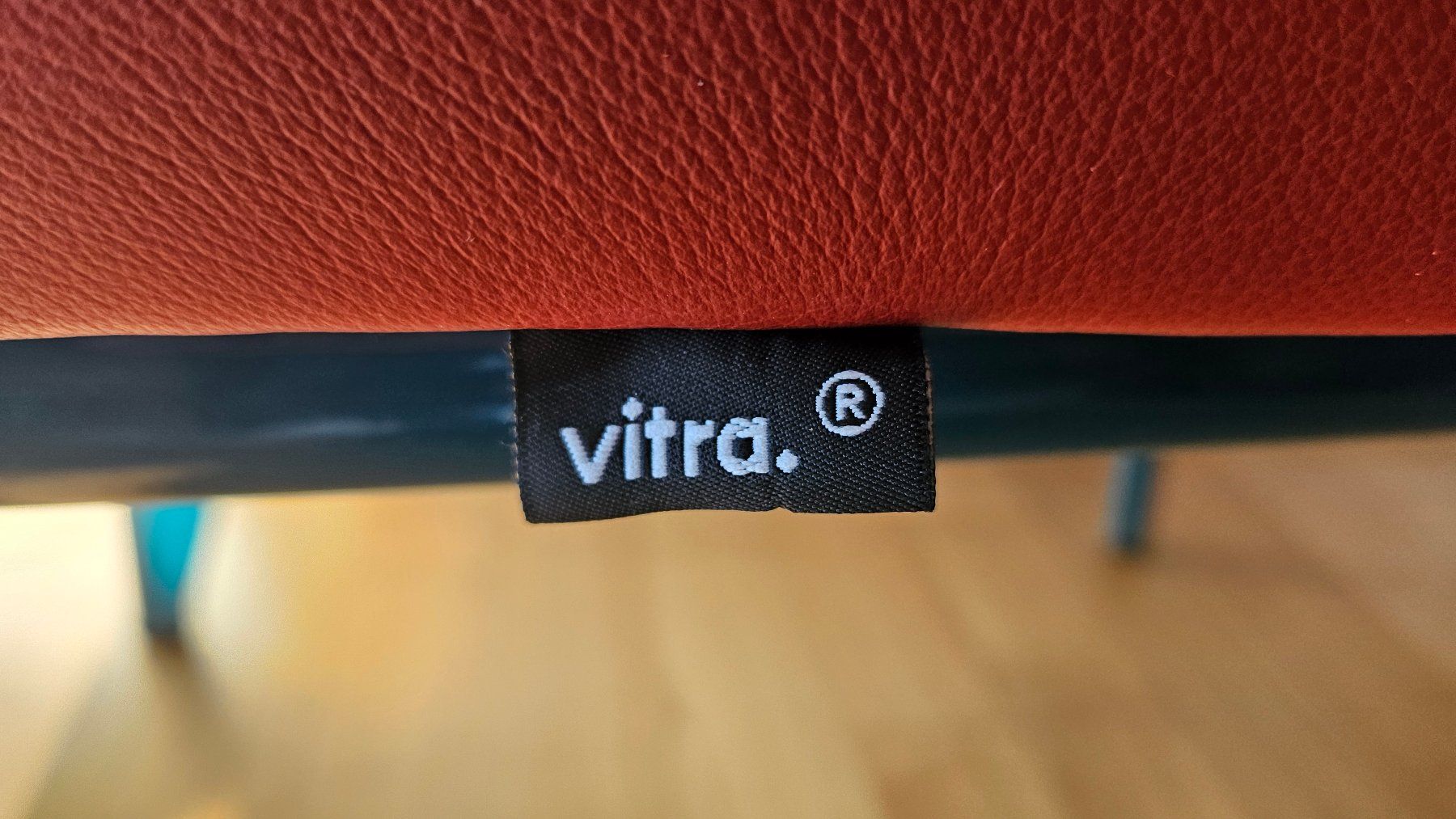 Vitra Sessel: 2 Sessel Vitra Fauteuil Direction, Leder, Red Stone – Gebraucht aus Uster von Fan007 1