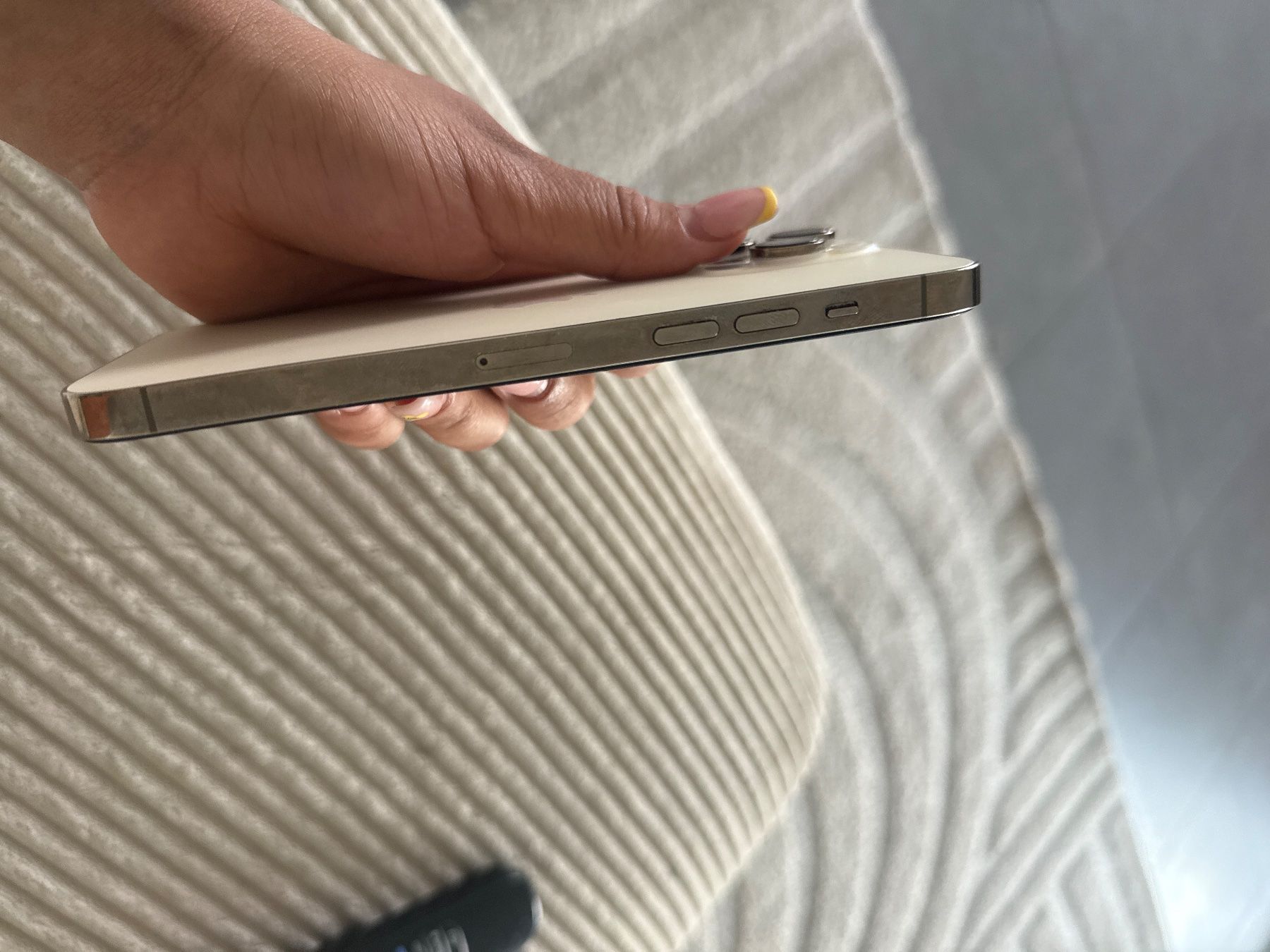 Handys / Smartphones: iPhone 14 Pro Max défectueux – Gebraucht aus Fribourg von zos_829y 2