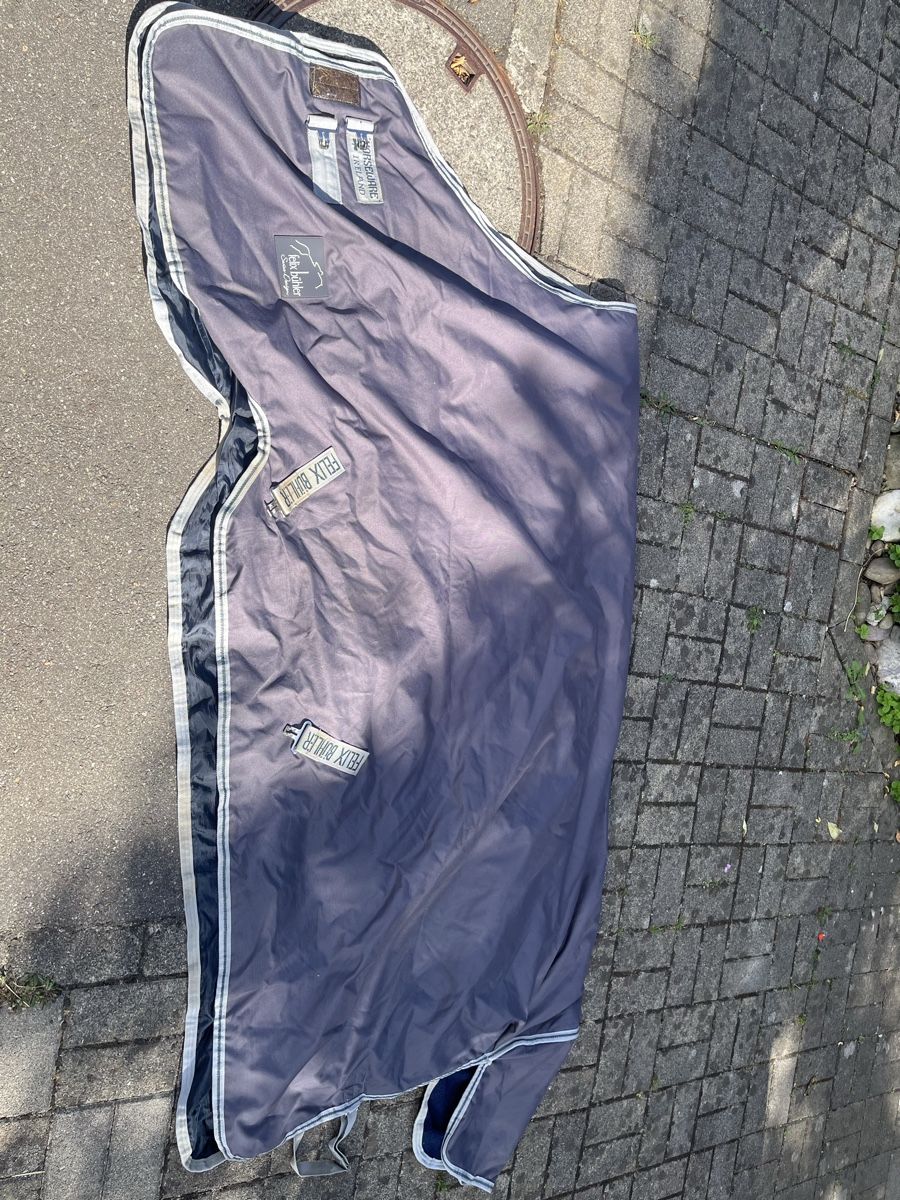 Felix Bühler Decken: Pferdedecke 145cm 200g – Gebraucht aus Zürich von Meret.Sa