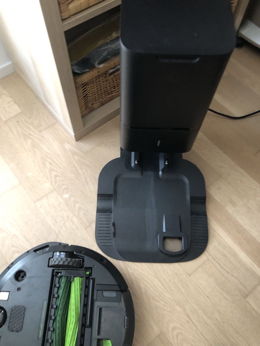 Irobot Aspirateurs & Accessoires: iRobot Roomba i 5 – D'occasion à Arbon par Kudi1945 1