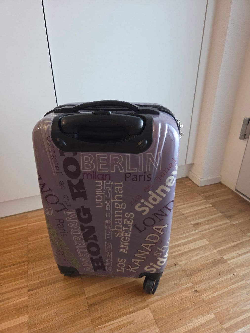 Reisekoffer: Handgepäck-Rollkoffer 53x36x24 – Gebraucht aus Aarau von san_yq22 1
