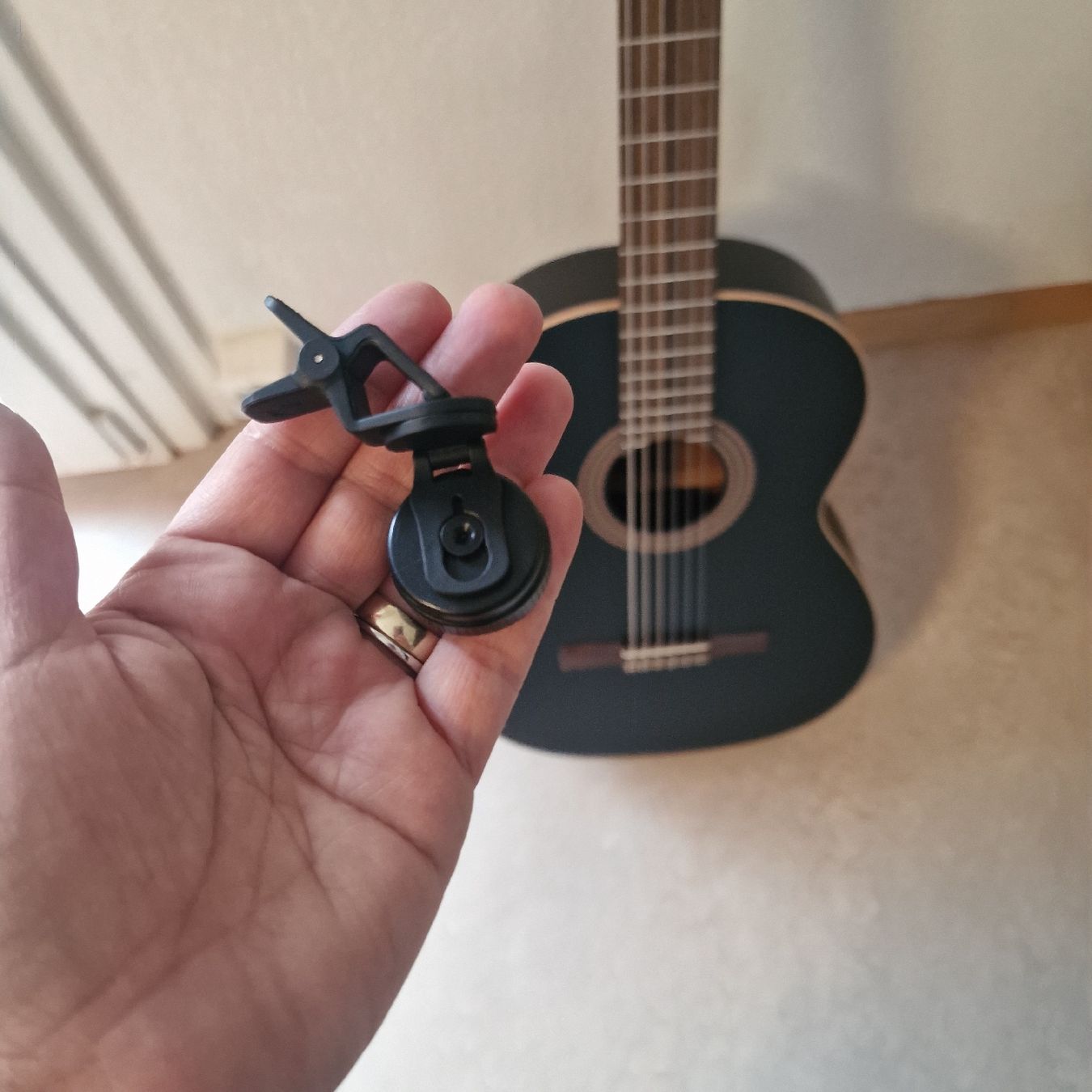 Musikinstrumente: Gitarre Cuenca Schwarz Matte – Gebraucht aus Zürich von Lelela 5