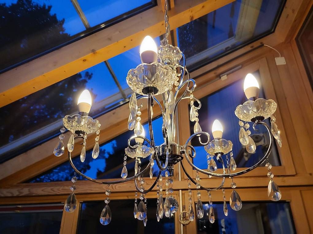 Lustres & lampes de plafonds: Dimmbarer Kronleuchter mit variablen Lichtmodi  - stilvoll – D'occasion à Thierachern par centovalente 1