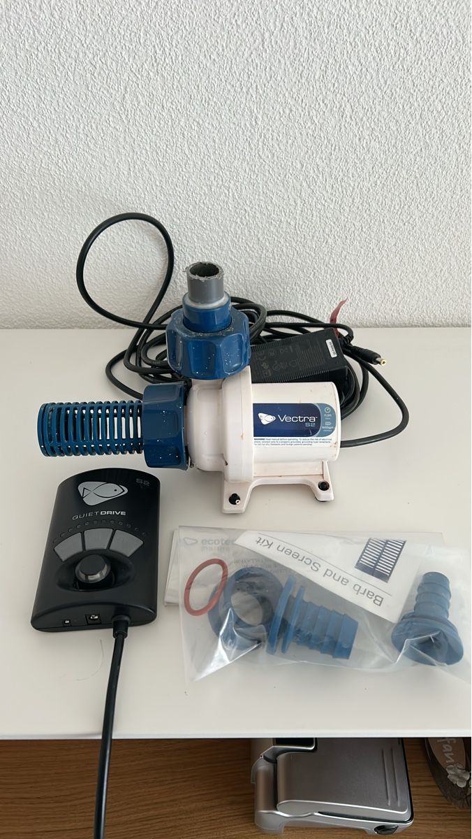 Pompe & Parti di ricambio: Vectra S2 Pumpe mit Netzteil  – Usato da Gümligen venduto da Walther18