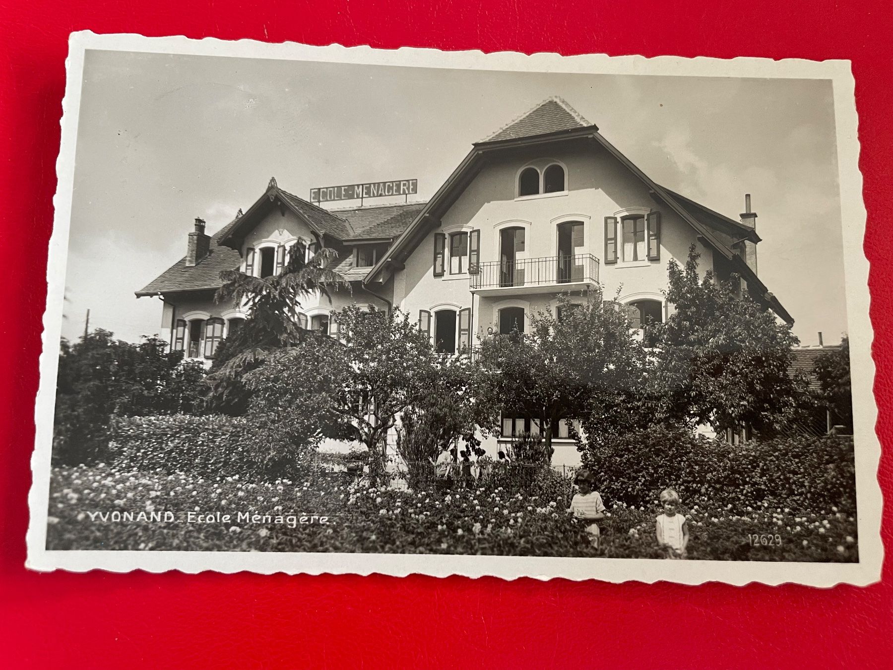 Cartoline postali: Yvonand Ecole Ménagère 1940 – Usato da St-Légier-Chiésaz venduto da Theo006