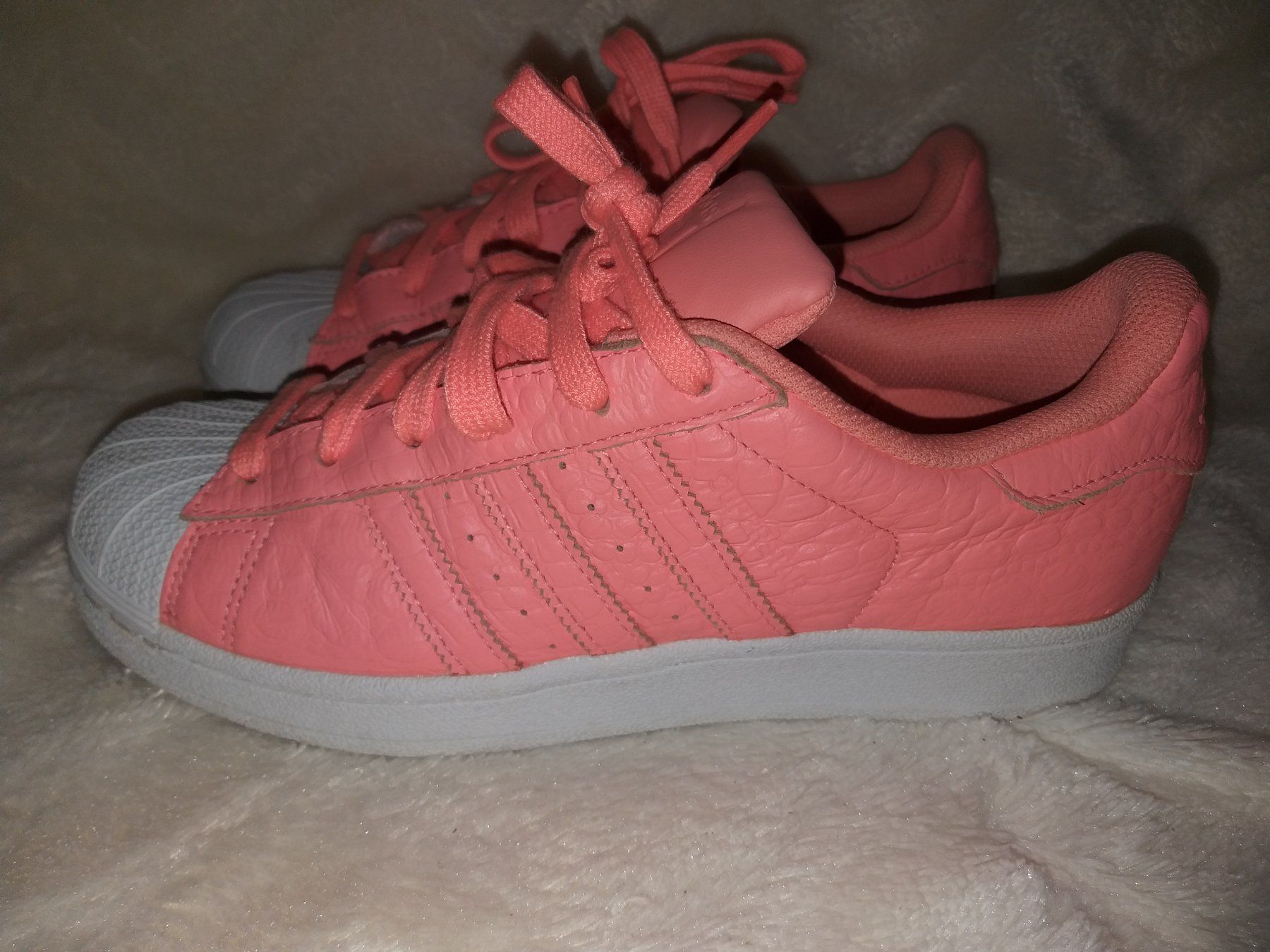 Adidas Scarpe da donna: Chaussures / Schuhe ADIDAS    Pointure / Nummer 38 2/3 – Usato da Cossonay-ville venduto da Super-Price-Quality 2
