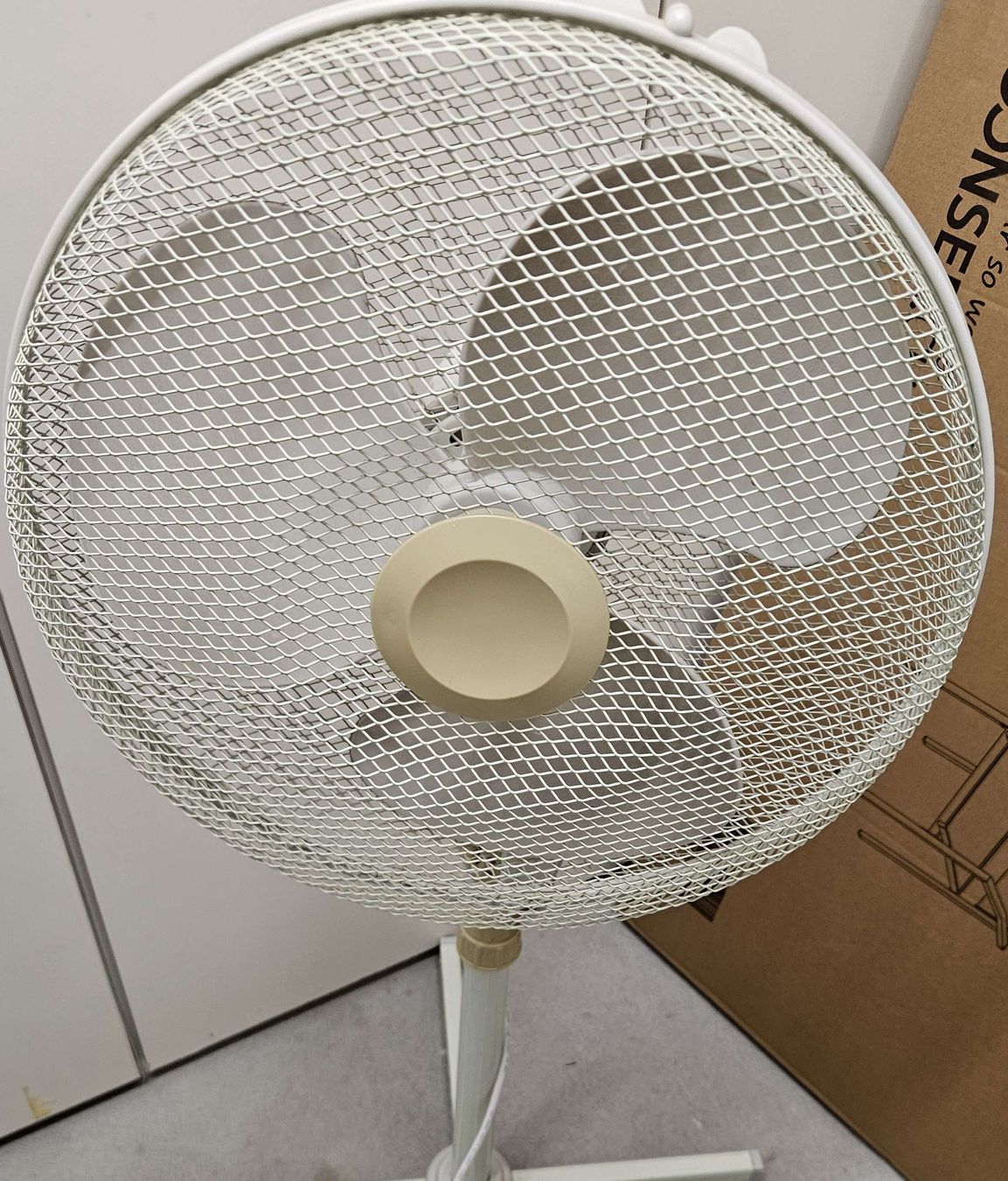 Ventilatoren: Standventilator weiss mit Teleskopständer – Gebraucht aus Winterthur von balado