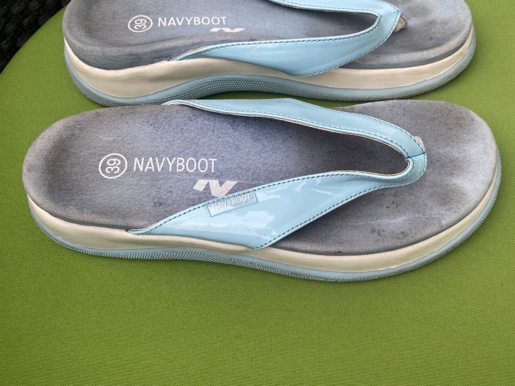 Navyboot Damenschuhe: SUMMERTIME - stilvolle/edle NAVYBOOT Flip-Flops, blau, 39 – Gebraucht aus Winkel von ferrari2022