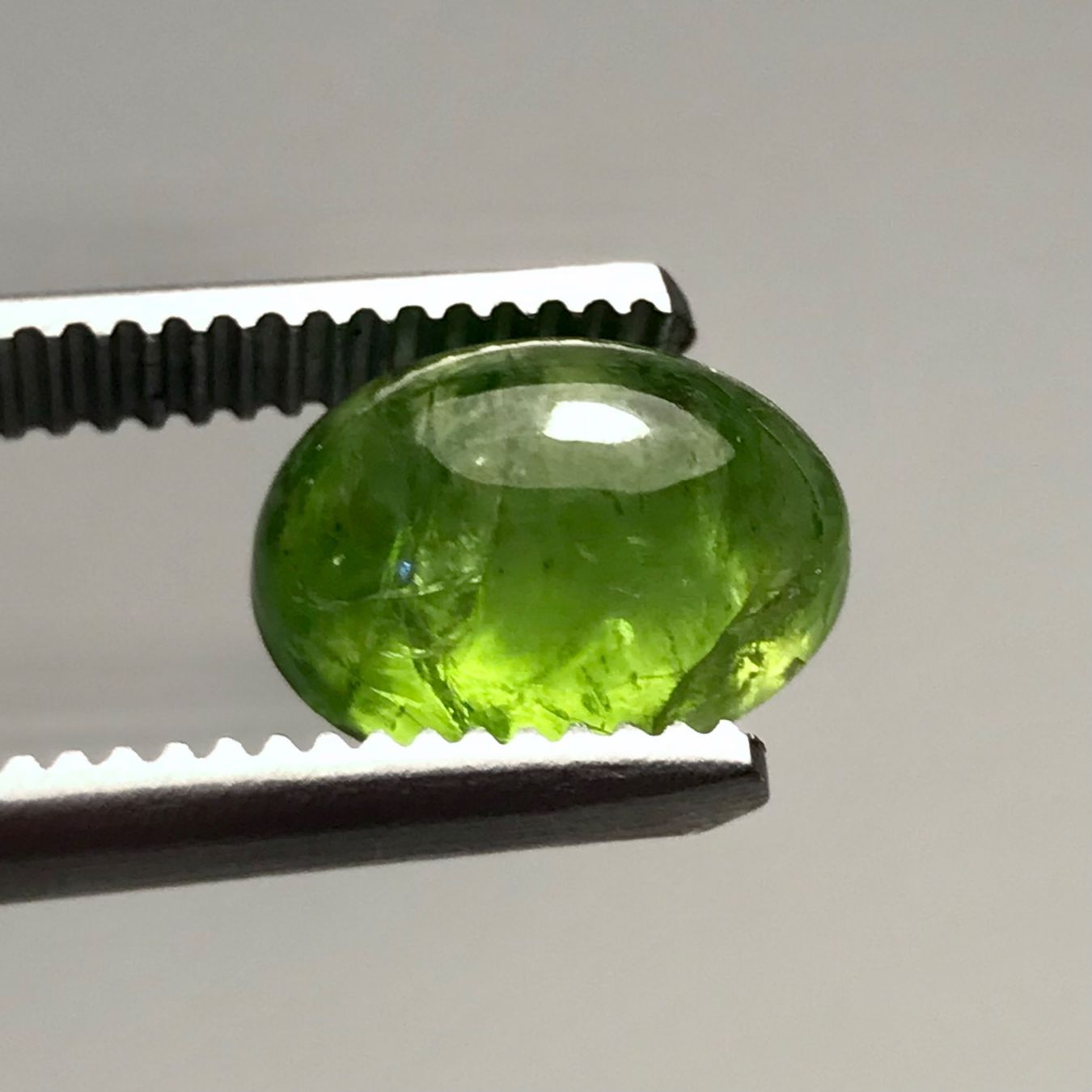 Pietre preziose: schönes Peridot Cabochon, 4.2 Karat, oval – Nuovo (secondo la descrizione) da Biel venduto da djvalbnc 1