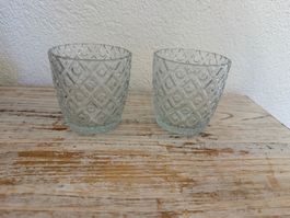 2 Teelichthalter / Windlichter aus Glas