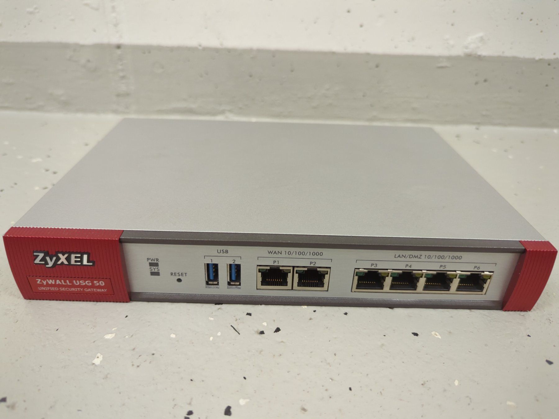 Zyxel Firewall: Firewall: Zyxel Zywall USG 50 – Gebraucht aus Zug von sunshinestateofmind