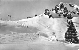 Saanenmöser BE Skilift Hornberg Hornfluh Skifahrer