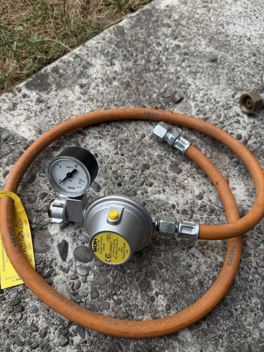 Sonstige antike Technik & Geräte: Gasdruckregler eine mit Manometer  – Gebraucht aus Hinwil von Robi910 3