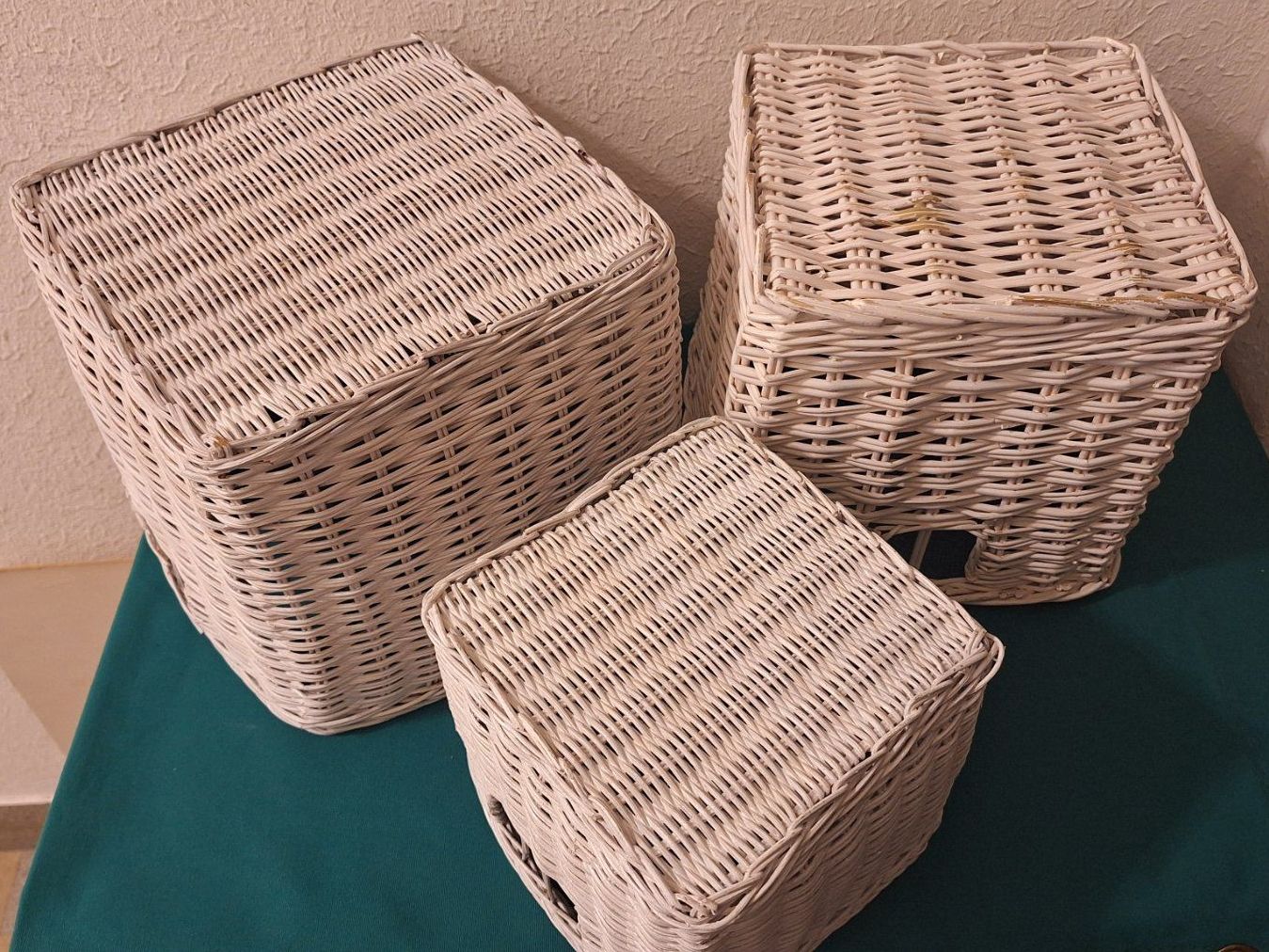 Altro per la casa: 3 weisse Aufbewahrungs- Körbe – Usato da Arlesheim venduto da shopradl 7