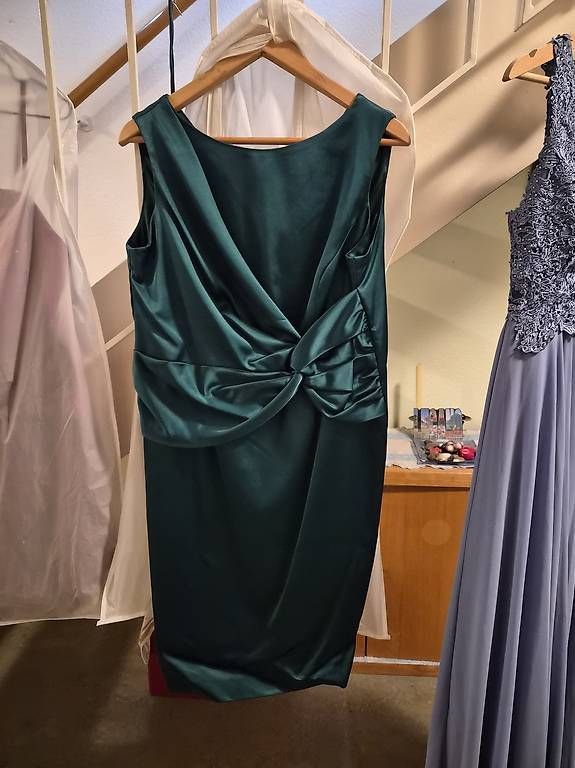 Vestiti: Kleid grün – Usato da Dornach venduto da man_hsg8