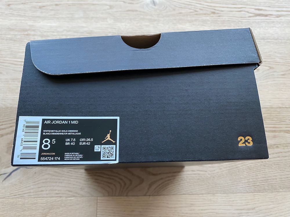 Jordan Chaussures hommes: Air Jordan 1 Mid White Metallic Gold Obsidian – D'occasion à Meilen par gomerser 7