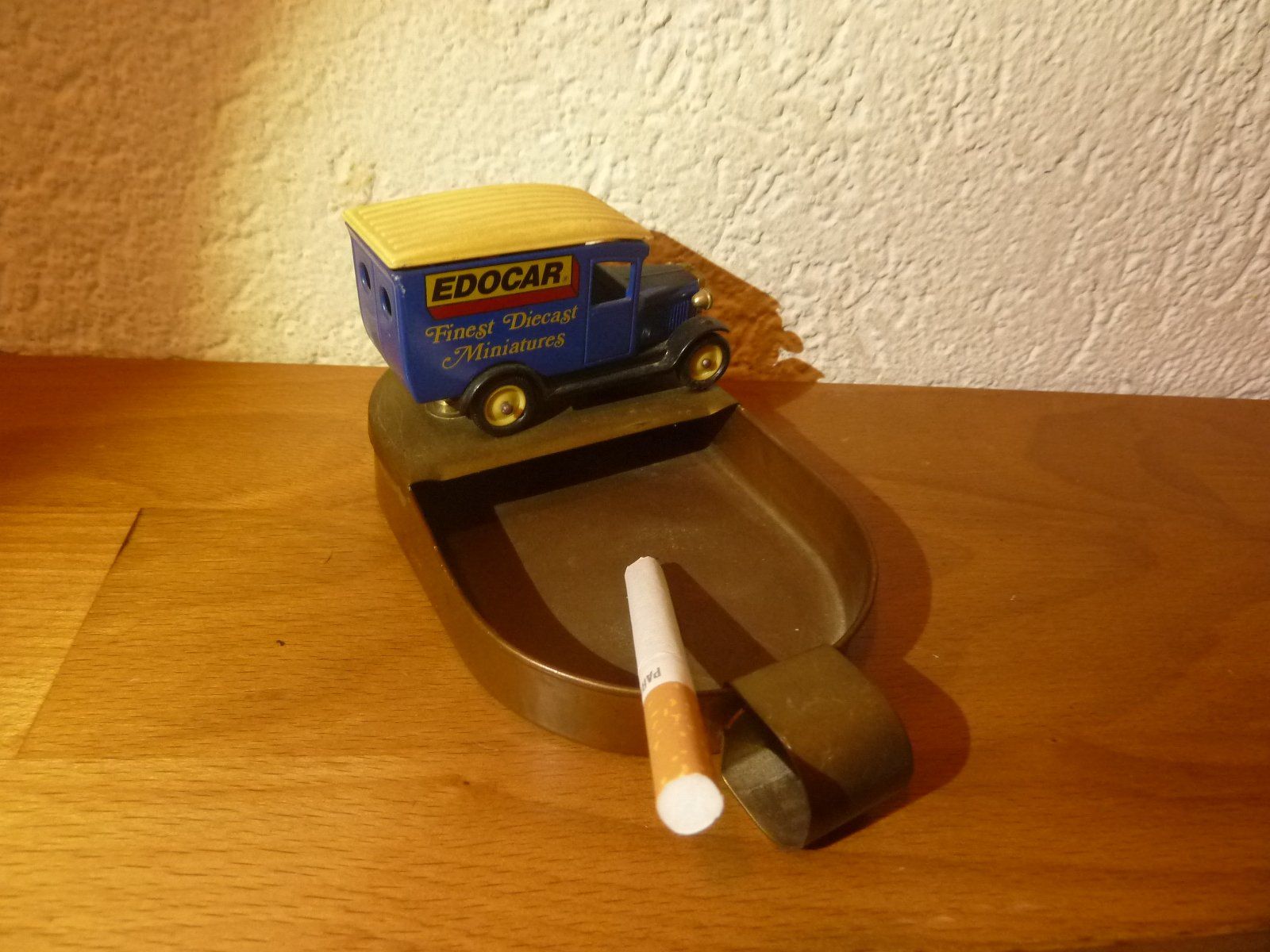 Aschenbecher: Aschenbecher EDOCAR Finest Diecast Miniatures – Gebraucht aus Hochfelden von swissice 1