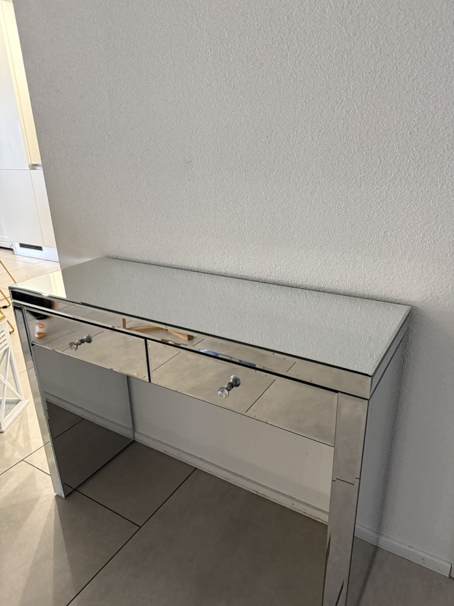 Schminktische: Eleganter Spiegeltisch mit Glas – Neu (gemäss Beschreibung) aus Lengnau BE von aya_2tvj 1
