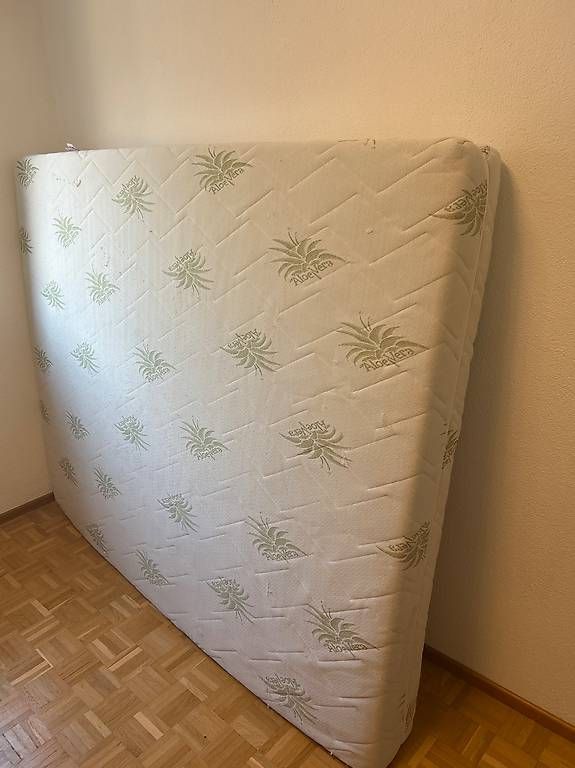 Matratzen: Materasso matrimoniale memory foam – Gebraucht aus Giubiasco von gia_9bwq