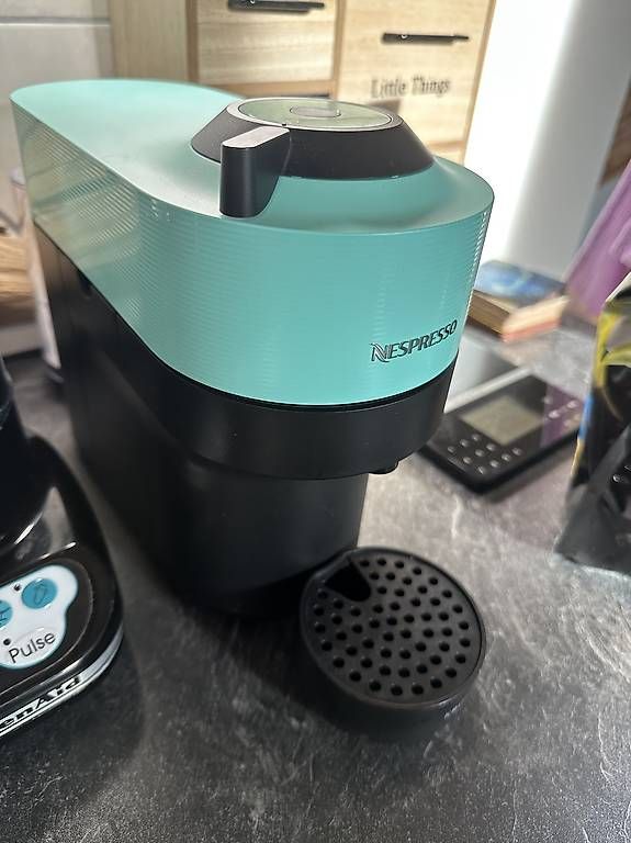 Macchine per caffè & Macchine per espresso: De'Longhi Nespresso Vertuo Pop – Usato da Chevenez venduto da flofpv